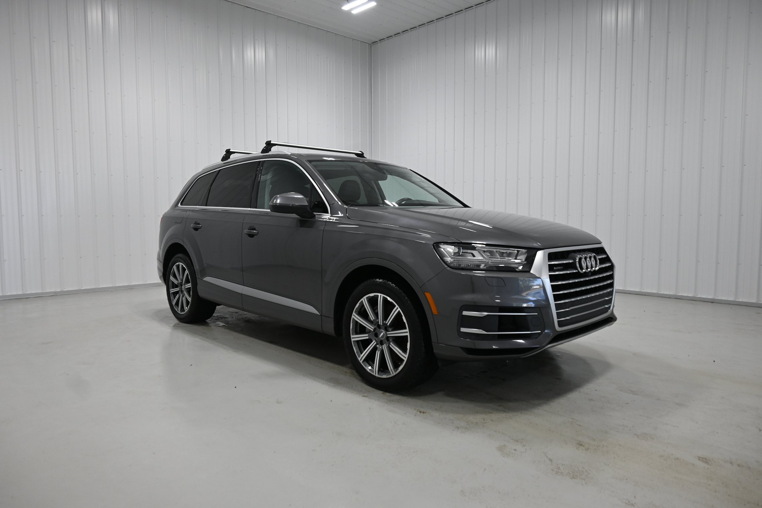 Used 2019 Audi Q7 3.0T Premium Plus w/ Premium Plus Package AWD/4WD image 2