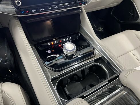 Used 2022 Jeep Wagoneer Series II w/ Premium Group I image 31