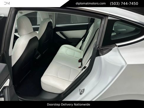 Used 2020 Tesla Model 3 Performance image 24