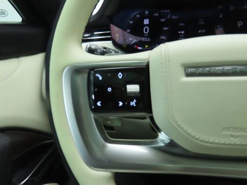 Certified 2023 Land Rover Range Rover SE image 11