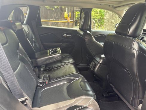 Used 2014 Jeep Cherokee Limited w/ Technology Group AWD/4WD image 28