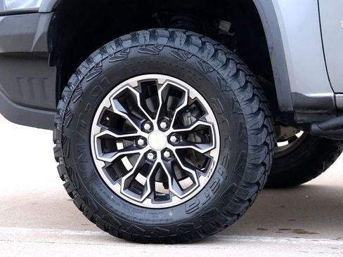 Used 2018 Chevrolet Colorado ZR2 image 25