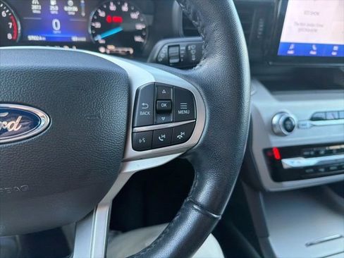 Certified 2022 Ford Explorer XLT image 43