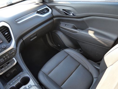 Used 2020 GMC Acadia SLT image 11