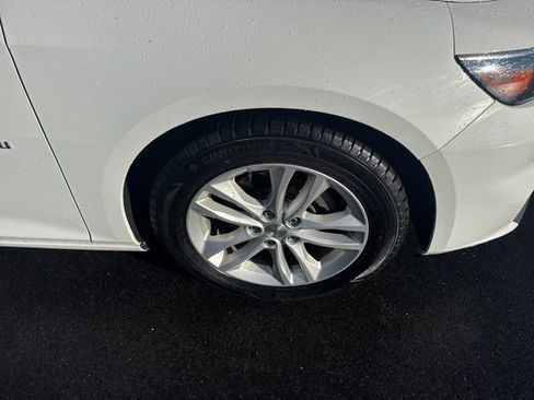 Used 2018 Chevrolet Malibu LT image 9