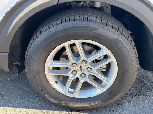 New 2026 Ford Explorer Active w/ Active Comfort Package RWD image 13