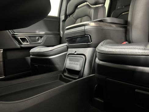 Used 2023 Rivian R1S Adventure AWD/4WD image 33