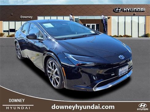 Used 2024 Toyota Prius Prime Premium image 2
