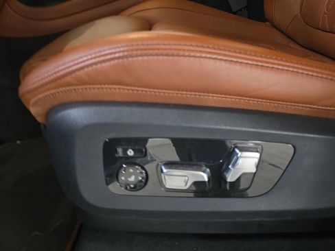 Used 2026 BMW X7 xDrive40i w/ Executive Package image 28