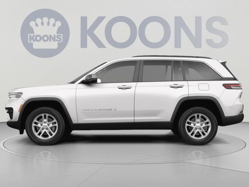 Used 2021 Jeep Grand Cherokee Laredo X AWD/4WD image 2