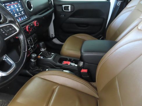 Used 2021 Jeep Wrangler Unlimited Rubicon w/ Uconnect 4C Nav & Sound Group AWD/4WD image 20