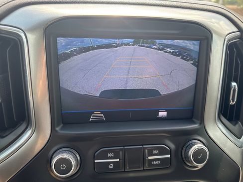 Used 2022 Chevrolet Silverado 1500 LT AWD/4WD image 20