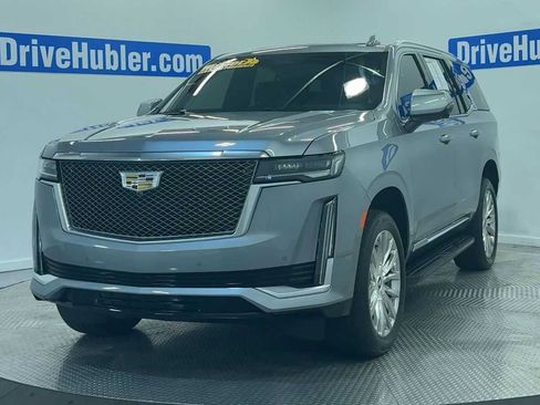 Used 2024 Cadillac Escalade Premium Luxury image 3