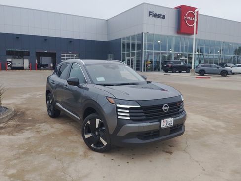 New 2026 Nissan Kicks SR FWD image 1
