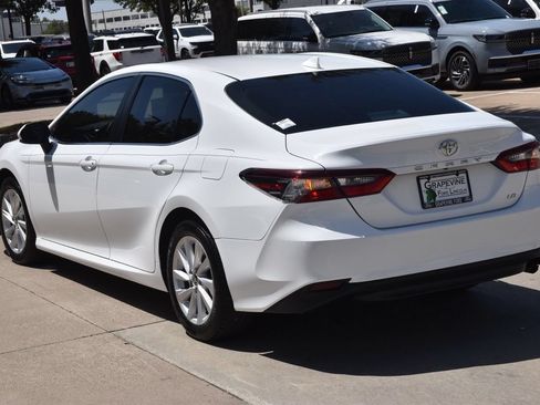 Used 2022 Toyota Camry LE FWD image 10