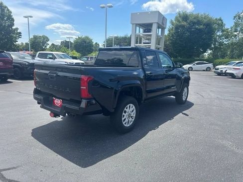 Used 2024 Toyota Tacoma SR5 AWD/4WD image 4