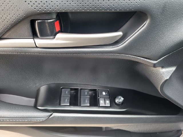Used 2026 Toyota Camry XSE AWD/4WD image 12