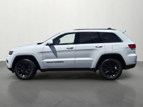 Used 2021 Jeep Grand Cherokee Laredo AWD/4WD image 3