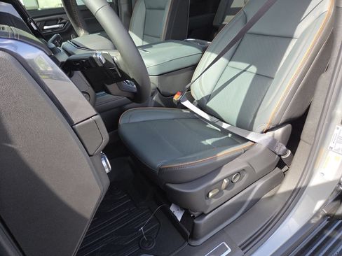New 2026 GMC Yukon AT4 w/ AT4 Premium Plus Package AWD/4WD image 33