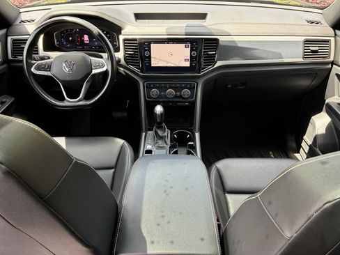 Used 2020 Volkswagen Atlas Cross Sport SEL FWD image 18