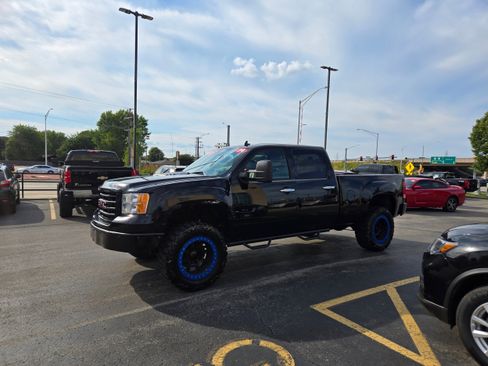 Used 2014 GMC Sierra 2500 Denali w/ Snow Plow Prep Package image 4