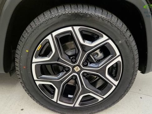 Used 2024 Rivian R1S Adventure AWD/4WD image 85