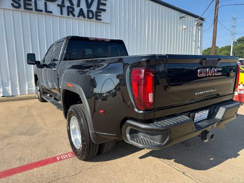 Used 2022 GMC Sierra 3500 Denali AWD/4WD image 4
