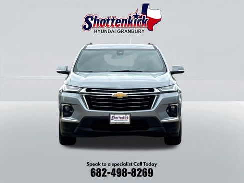 Used 2023 Chevrolet Traverse LT AWD/4WD image 2