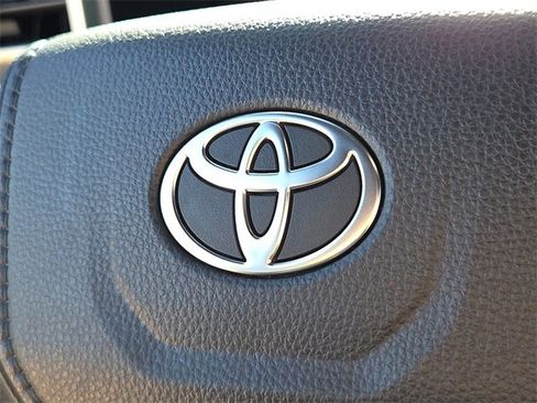 Used 2025 Toyota Tacoma TRD Sport image 28