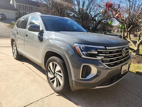 Certified 2025 Volkswagen Atlas SEL image 2