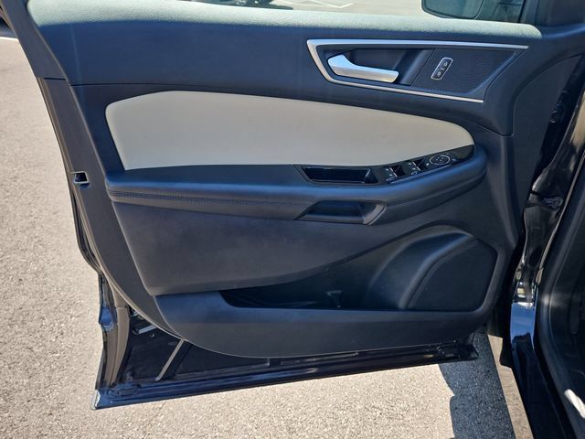 Used 2019 Ford Edge SEL AWD/4WD image 23