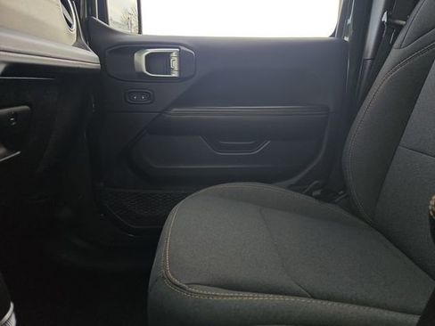 Used 2024 Jeep Wrangler Unlimited Sahara image 11