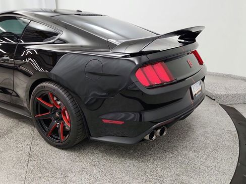 Used 2017 Ford Mustang Shelby GT350R w/ GT350R Equipment Group 920A RWD image 17