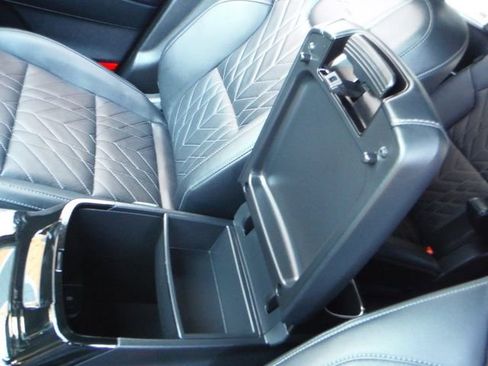 Used 2025 Kia Telluride AWD image 24