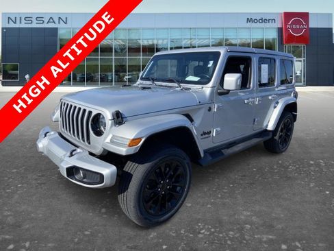 Used 2022 Jeep Wrangler Unlimited Sahara AWD/4WD image 1