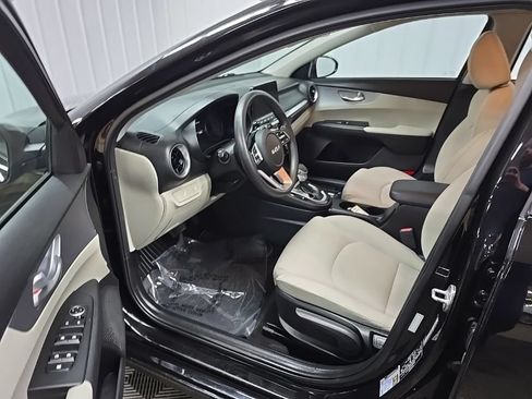 Used 2023 Kia Forte LXS w/ LXS Technology Package FWD image 28