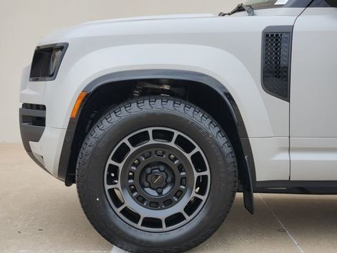 New 2026 Land Rover Defender 110 OCTA AWD/4WD image 9