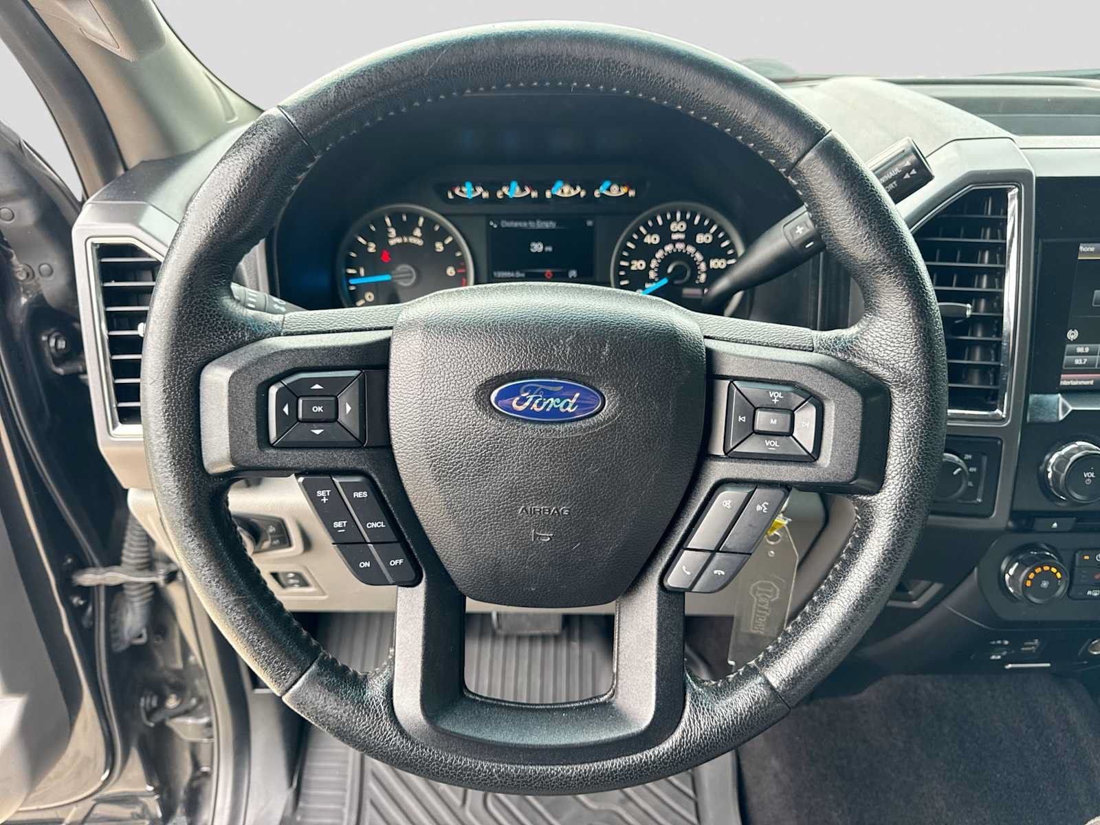 Used 2015 Ford F150 XLT w/ Equipment Group 302A Luxury AWD/4WD image 21