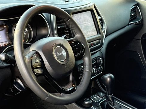 Used 2023 Jeep Cherokee Altitude Lux image 17