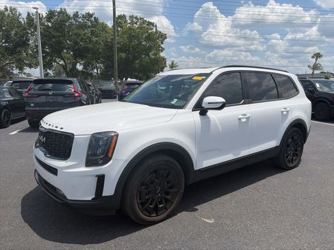 Used 2022 Kia Telluride SX w/ Nightfall Edition Package AWD/4WD image 3