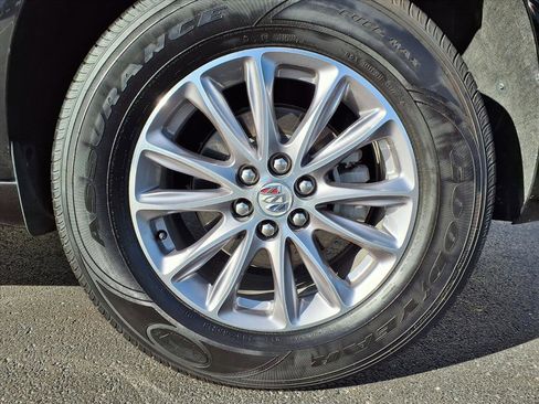 Used 2023 Buick Enclave Essence w/ Sport Touring Edition image 34