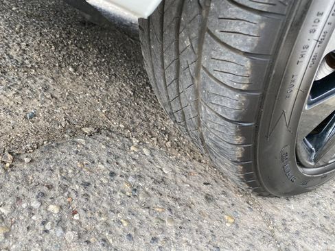 Used 2018 Nissan Sentra SR w/ SR Midnight Edition Package image 26