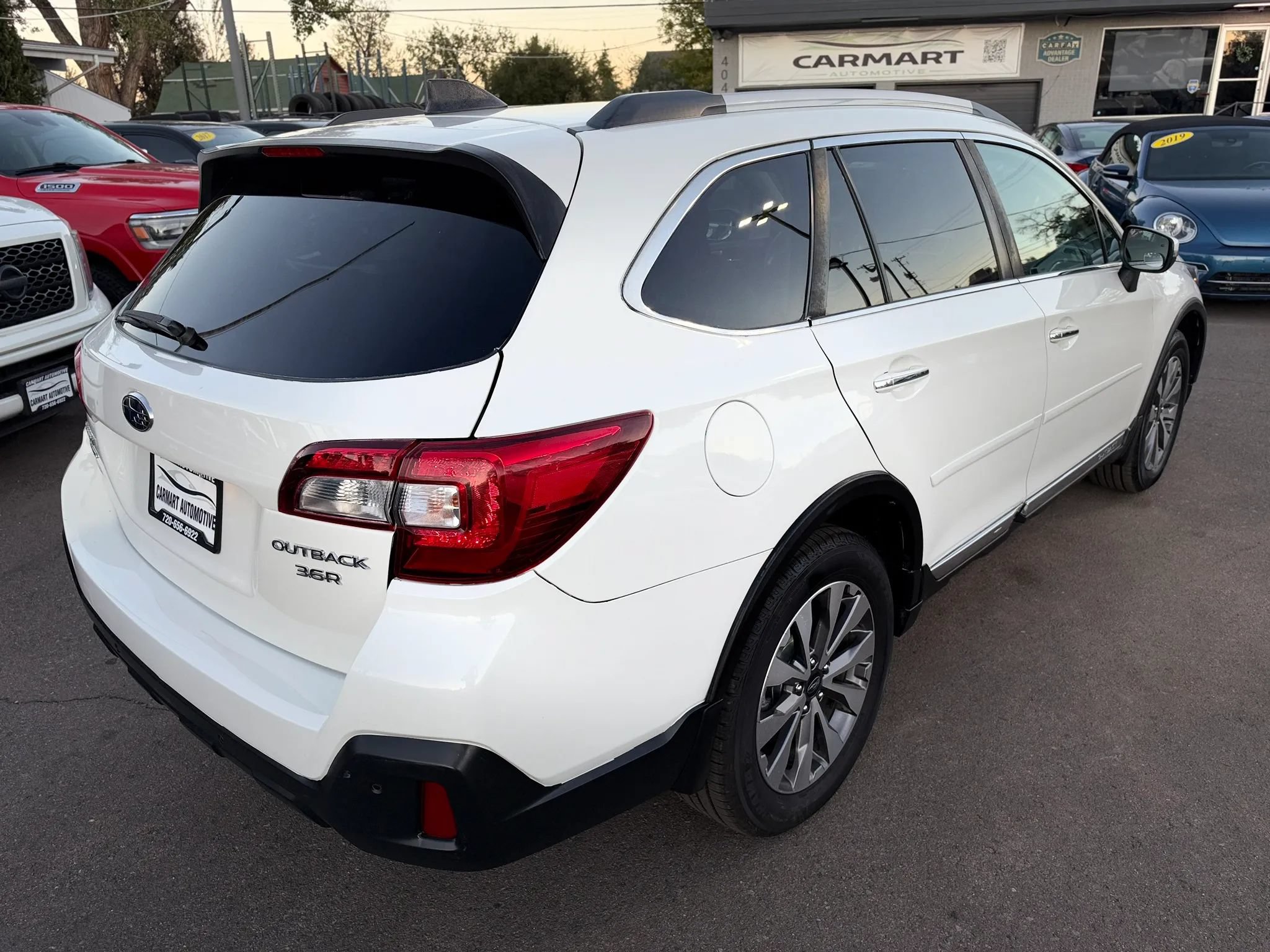 Used 2018 Subaru Outback 3.6R Touring AWD/4WD image 9