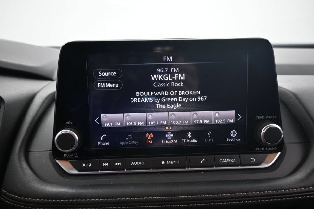 Used 2024 Nissan Rogue S AWD/4WD image 19