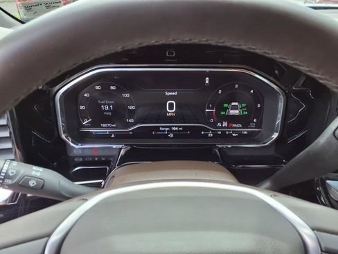 Used 2024 GMC Sierra 1500 SLE image 10