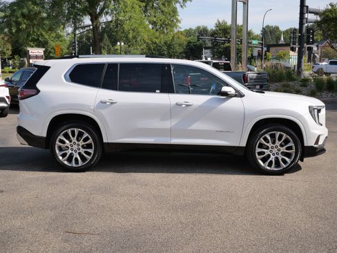 Used 2024 GMC Acadia Denali w/ Super Cruise Package image 10