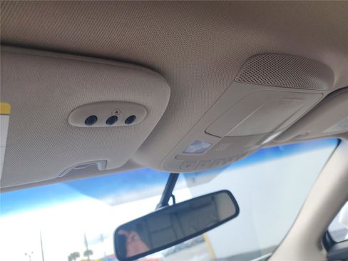 Used 2017 Lincoln MKX Select w/ Select Plus Package image 32