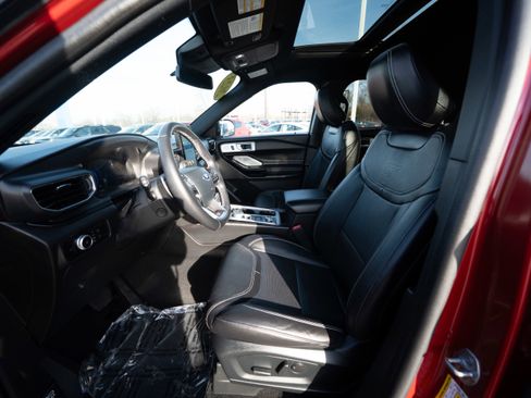 Used 2023 Ford Explorer ST w/ Equipment Group 401A image 9