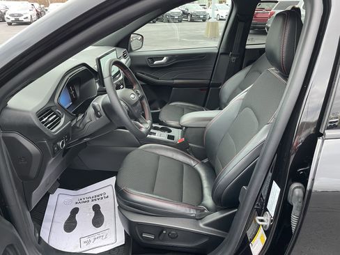 Used 2025 Ford Escape ST-Line w/ Equipment Group 301A image 13