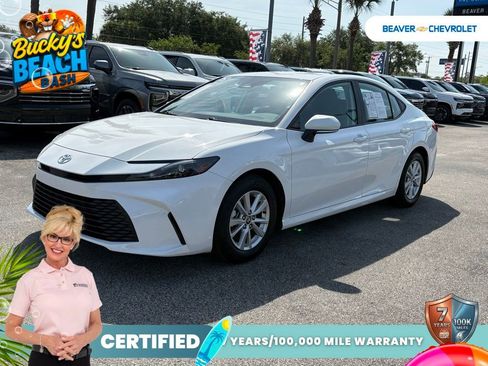Used 2025 Toyota Camry LE FWD image 1